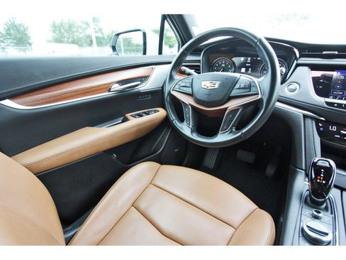 Used 2023 Cadillac XT5 Premium Luxury w/ Technology Package FWD image 11