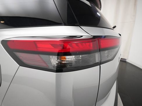 Certified 2024 Nissan Pathfinder SV image 31