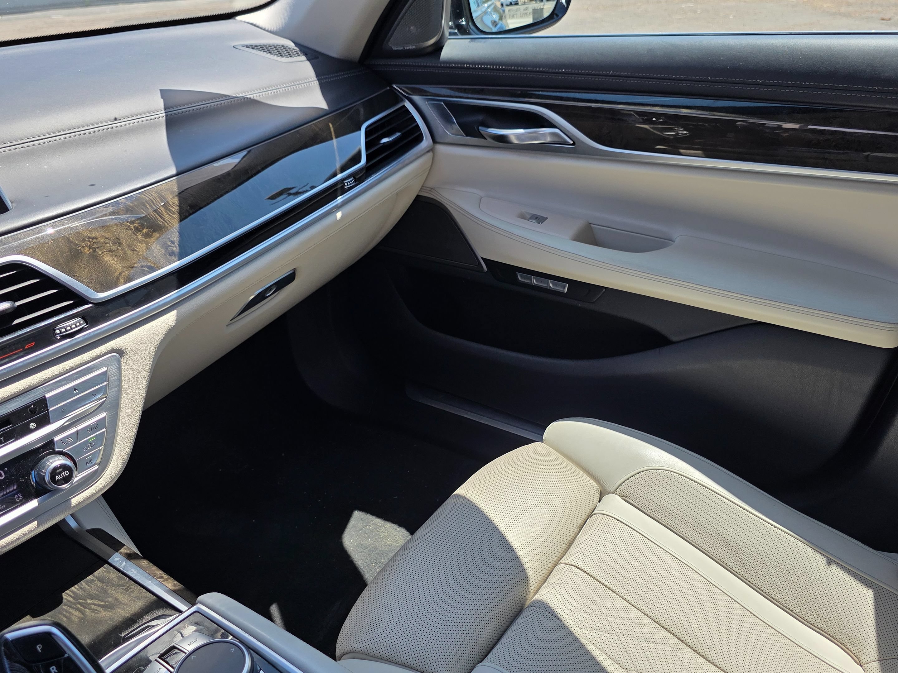 Used 2016 BMW 740i RWD image 31
