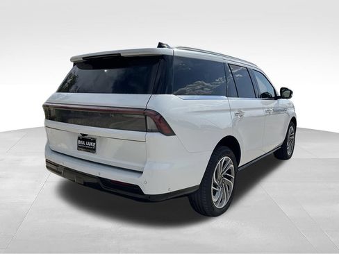 Used 2025 Lincoln Navigator Reserve AWD/4WD image 7