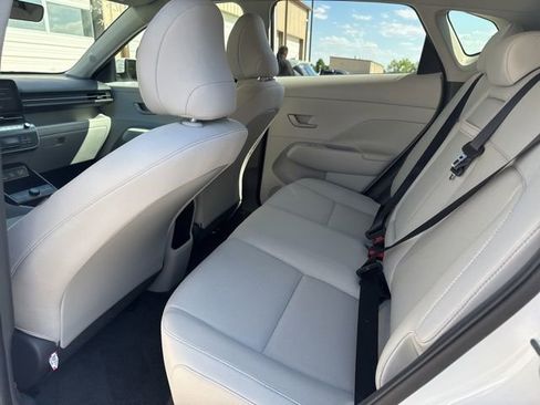 Used 2024 Hyundai Kona SEL FWD image 11