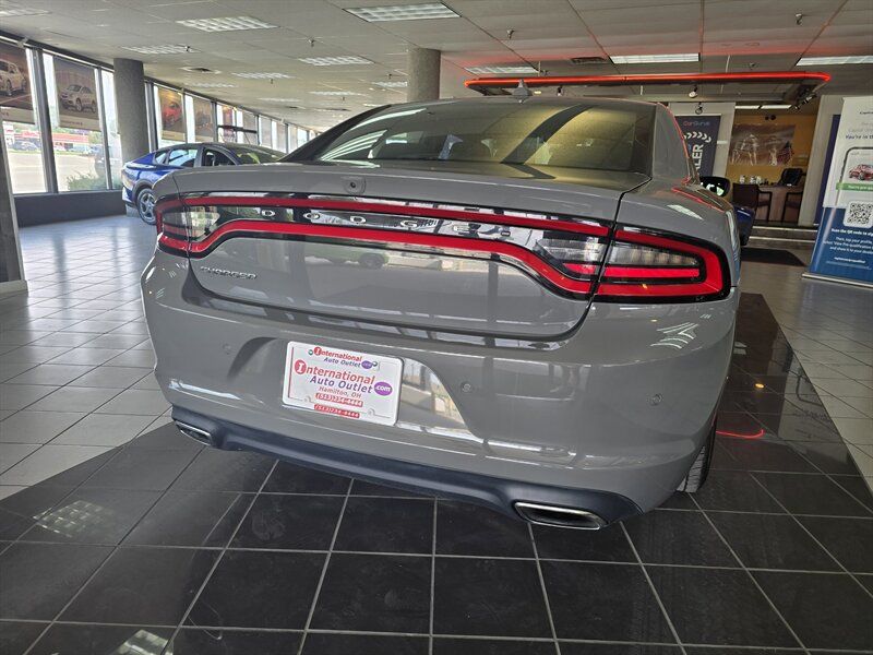 Used 2023 Dodge Charger SXT RWD image 5