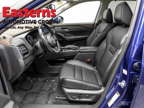 Used 2023 Nissan Rogue SV w/ SV Premium B Package AWD/4WD image 14