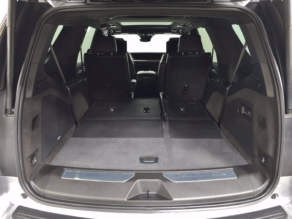 Certified 2025 Cadillac Escalade Sport Platinum w/ LPO, ONYX Package AWD/4WD image 6