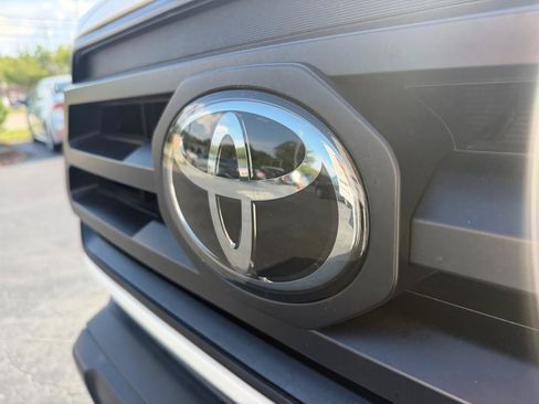 Used 2022 Toyota Tacoma SR RWD image 33