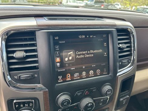 Used 2014 RAM 1500 Laramie w/ Convenience Group image 7