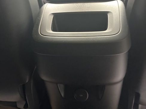 Used 2025 Volvo XC60 B5 Plus image 27