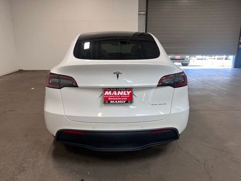 Used 2021 Tesla Model Y Long Range image 4