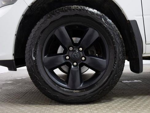 Used 2018 RAM 1500 Express w/ Express Value Package image 30