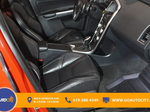 Used 2017 Volvo XC60 T6 R-Design w/ Climate Package image 8