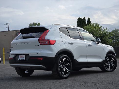 Used 2024 Volvo XC40 B5 Core AWD/4WD image 16