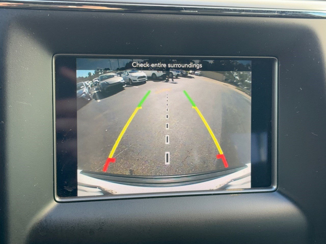 Used 2019 Jeep Grand Cherokee Laredo RWD image 24