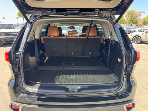 Used 2018 Toyota Highlander Limited AWD/4WD image 10