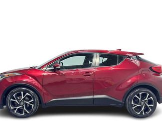 Used 2019 Toyota C-HR XLE video 1
