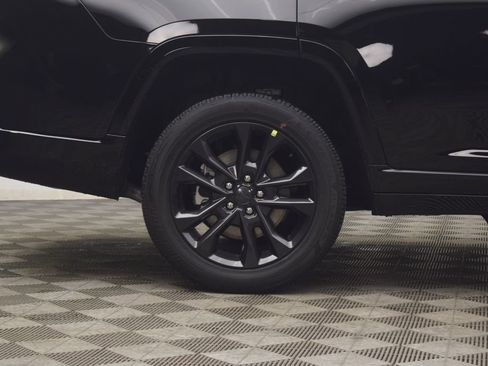 New 2026 Jeep Grand Cherokee L Limited image 9