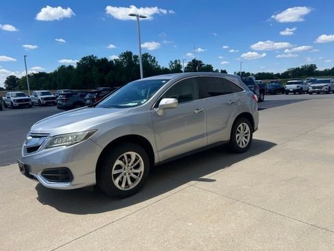 Used 2017 Acura RDX FWD image 2