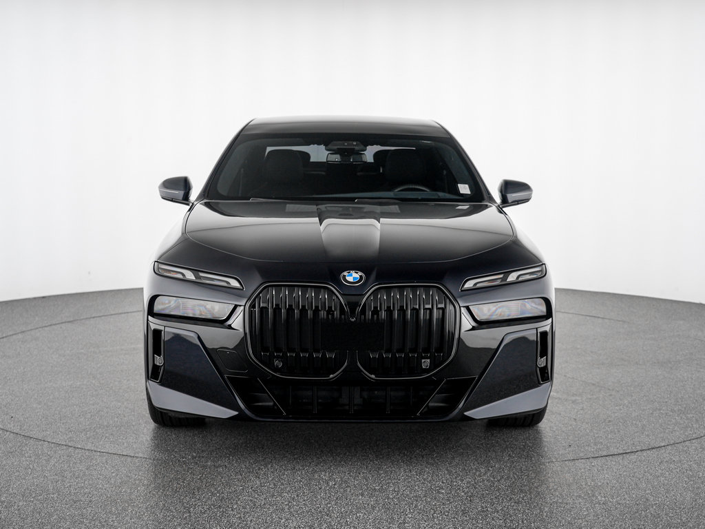 Used 2024 BMW 760i xDrive AWD/4WD image 9