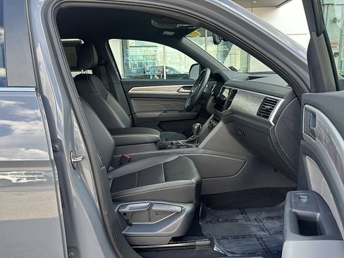 Used 2023 Volkswagen Atlas Cross Sport SE AWD/4WD image 14