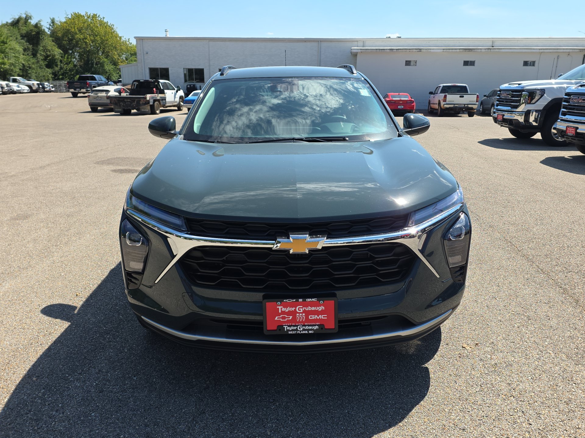 New 2026 Chevrolet Trax LT w/ Driver Confidence Package FWD image 3