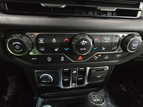 New 2026 Jeep Gladiator Sport AWD/4WD image 21
