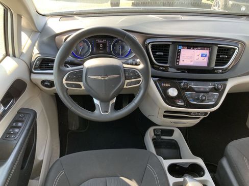 Used 2023 Chrysler Voyager LX FWD image 27