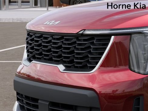 New 2025 Kia Sorento LX image 12
