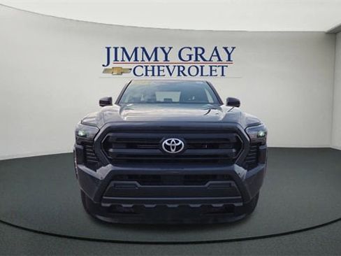 Used 2024 Toyota Tacoma SR image 8