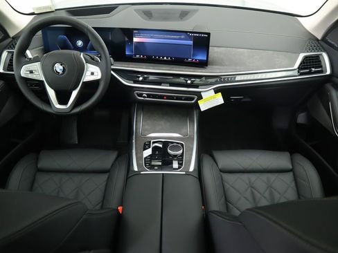 Certified 2026 BMW X7 xDrive40i w/ Premium Package image 14