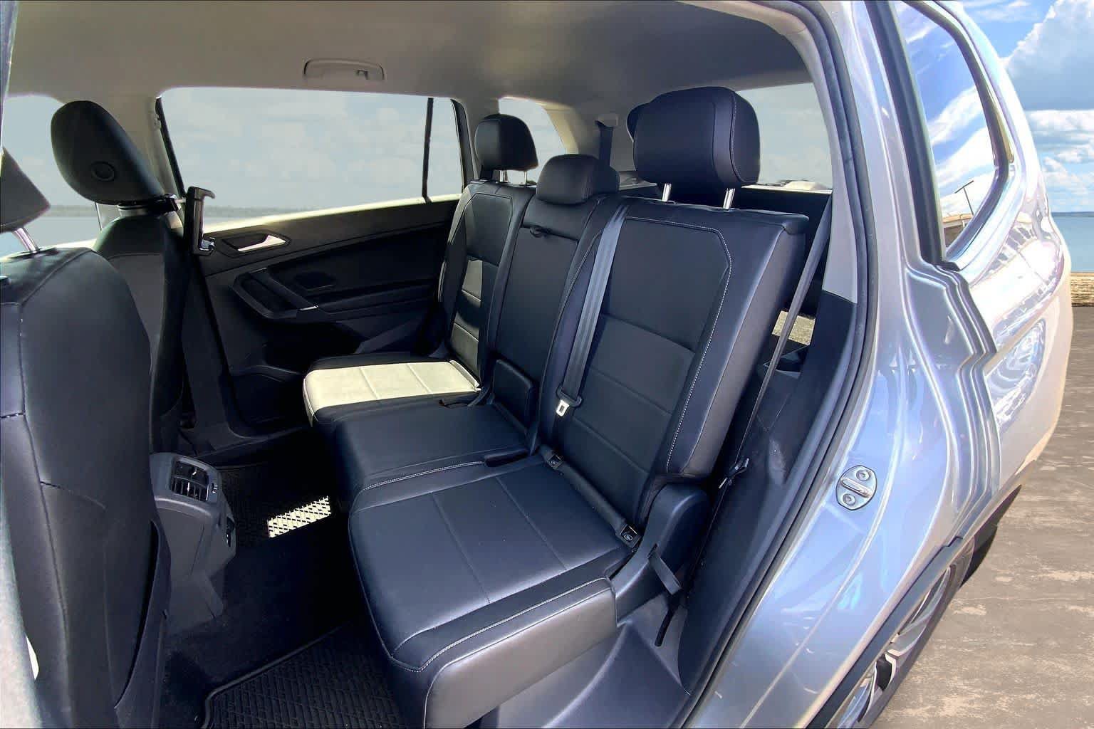 Used 2020 Volkswagen Tiguan SE FWD image 29
