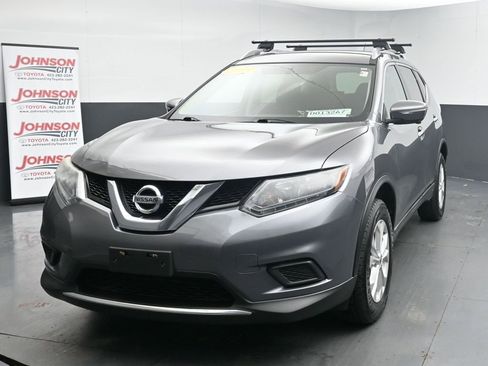 Used 2015 Nissan Rogue SV w/ SV Premium Package image 4