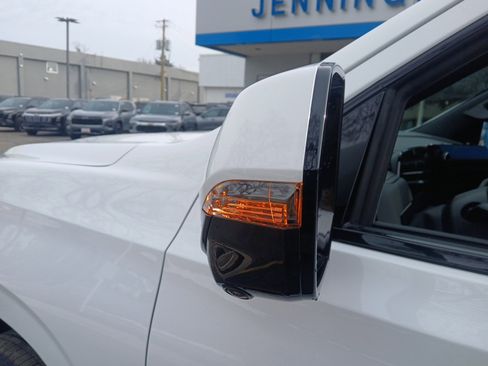 New 2026 Chevrolet Suburban RST w/ RST Capability Package image 31