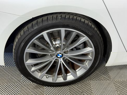 Used 2021 BMW 540i w/ Convenience Package image 5