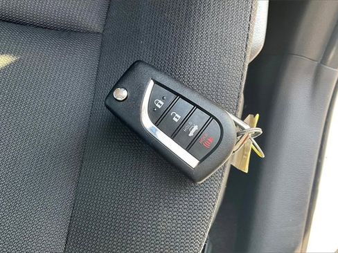 Used 2023 Toyota Corolla LE image 11