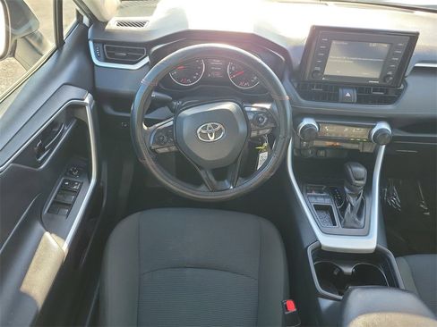 Used 2021 Toyota RAV4 LE image 15