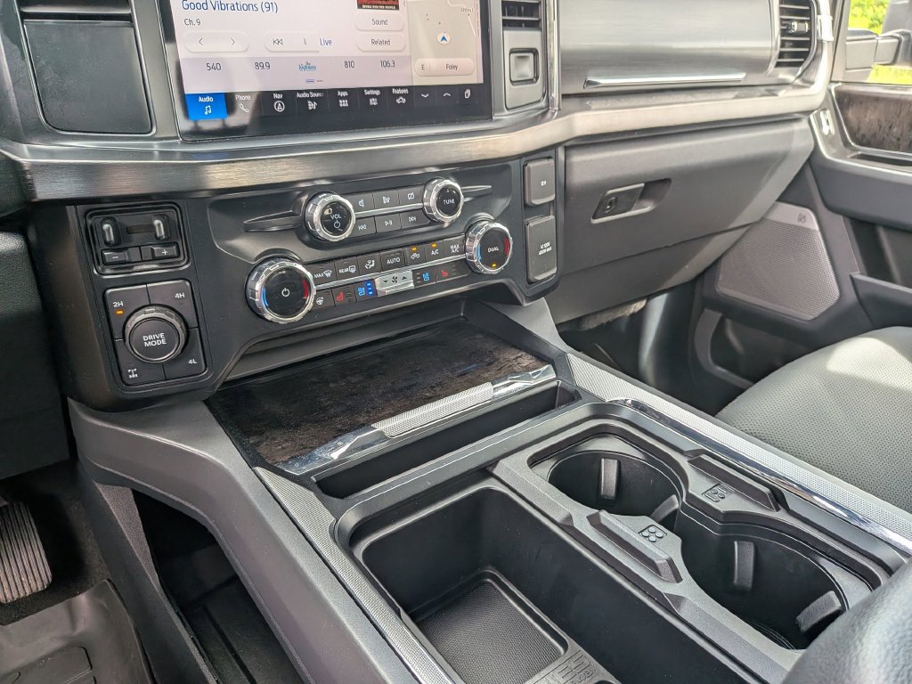 Used 2024 Ford F350 Lariat w/ Sport Appearance Package AWD/4WD image 21
