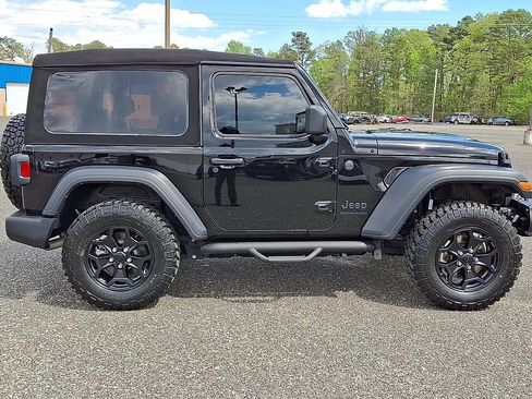 Used 2024 Jeep Wrangler Sport AWD/4WD image 9