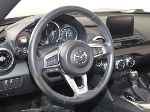 Used 2019 MAZDA MX-5 Miata RF Grand Touring RWD image 6