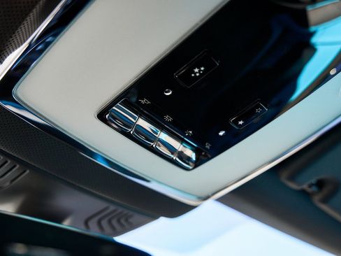 Used 2025 Rolls-Royce Cullinan image 82