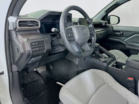 Used 2025 Toyota Tacoma SR5 image 9