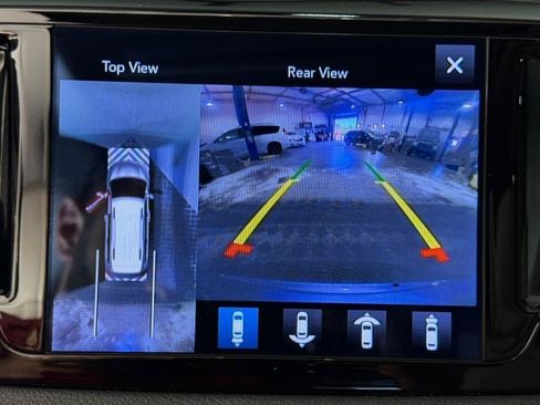 Used 2017 Chrysler Pacifica Limited w/ Advanced Safetytec Group FWD image 23