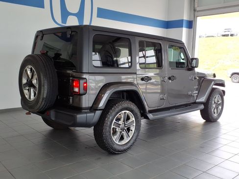 Used 2019 Jeep Wrangler Unlimited Sahara AWD/4WD image 4