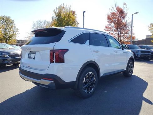 New 2026 Kia Sorento S w/ S Panoramic Sunroof Package image 4