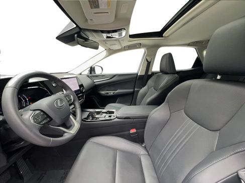Used 2024 Lexus NX 250 FWD image 19