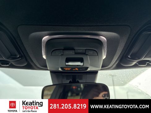 Certified 2025 Toyota Corolla SE image 21