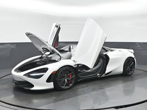 Used 2020 McLaren 720S Performance RWD image 33