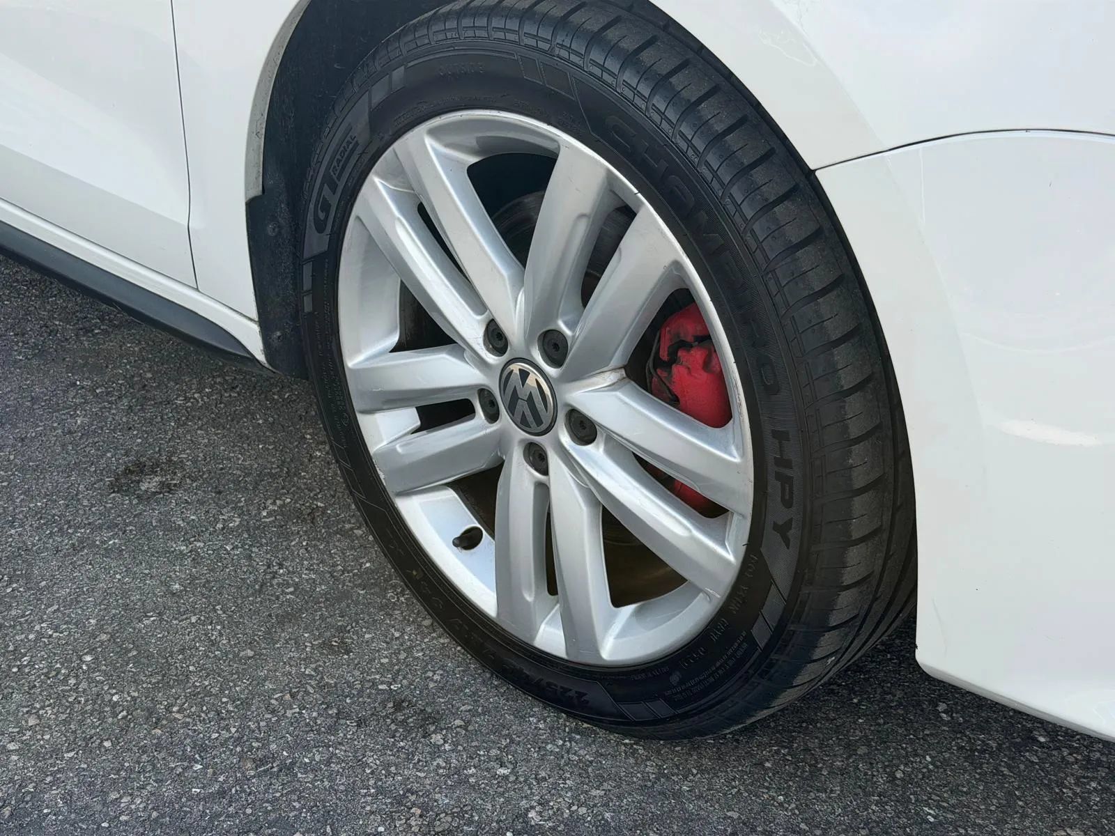 Used 2012 Volkswagen Jetta GLI FWD image 28
