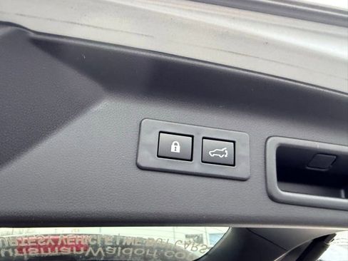 Used 2025 Subaru Forester Premium image 20