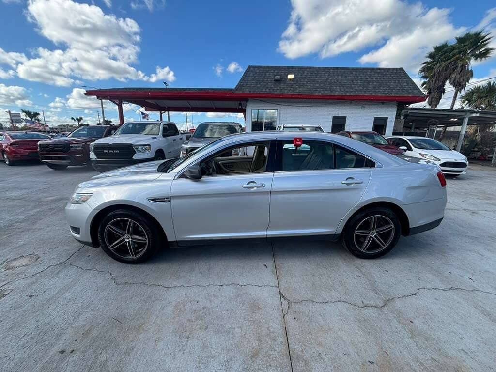 Used 2017 Ford Taurus SE FWD image 12