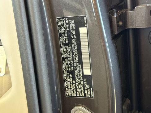 New 2025 Volvo EX90 Plus w/ Protection Package Premier image 28