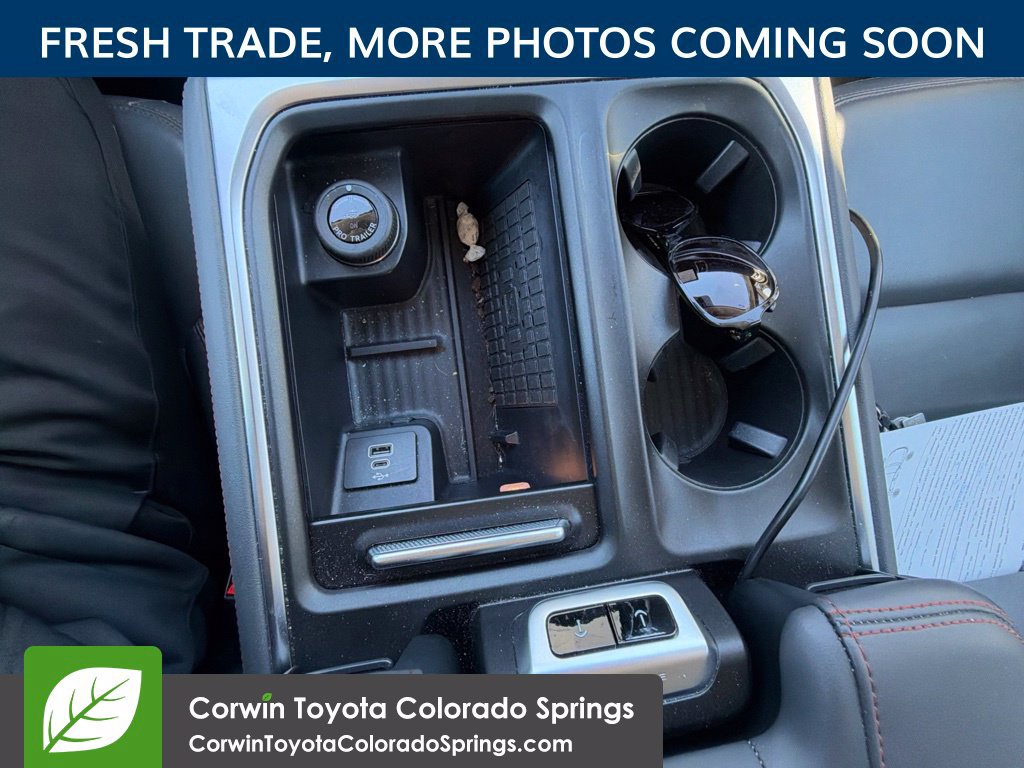 Used 2025 Ford Expedition Active AWD/4WD image 15